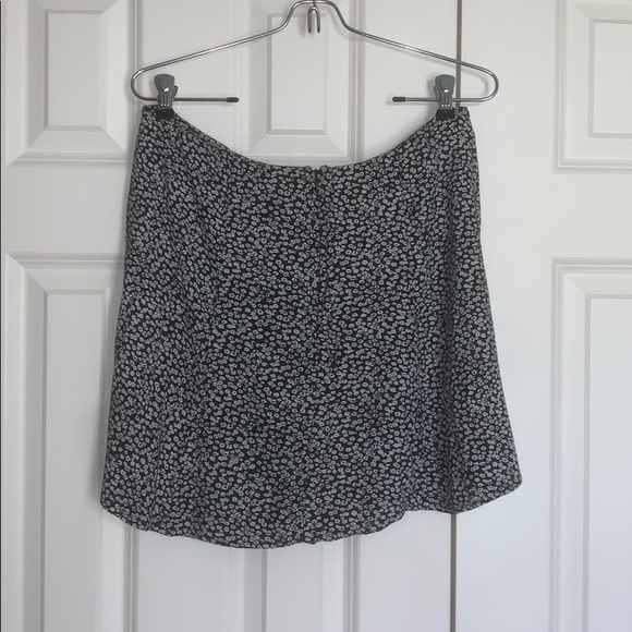 american eagle floral mini skirt - Picture 3 of 3